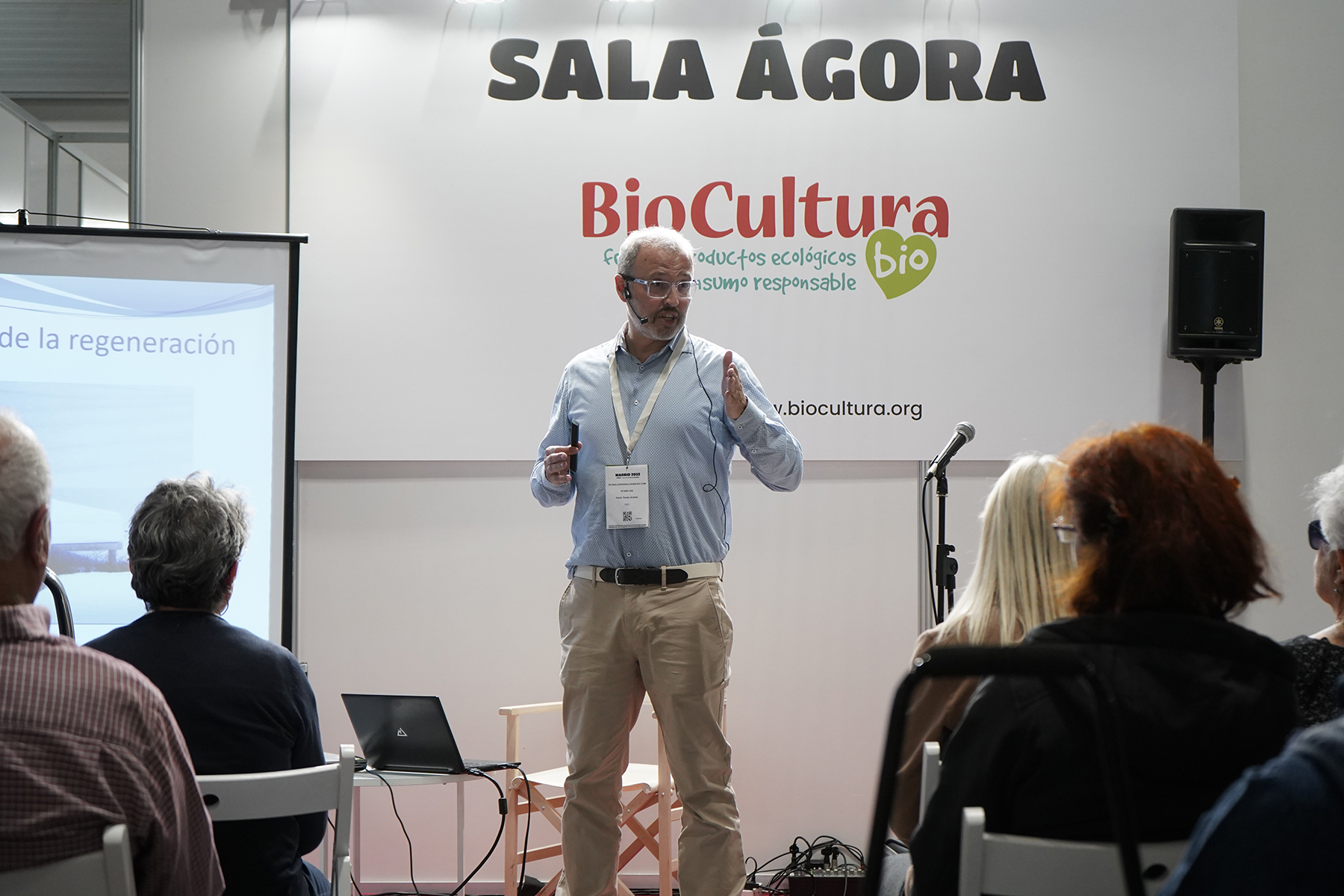 charla Sala Ágora