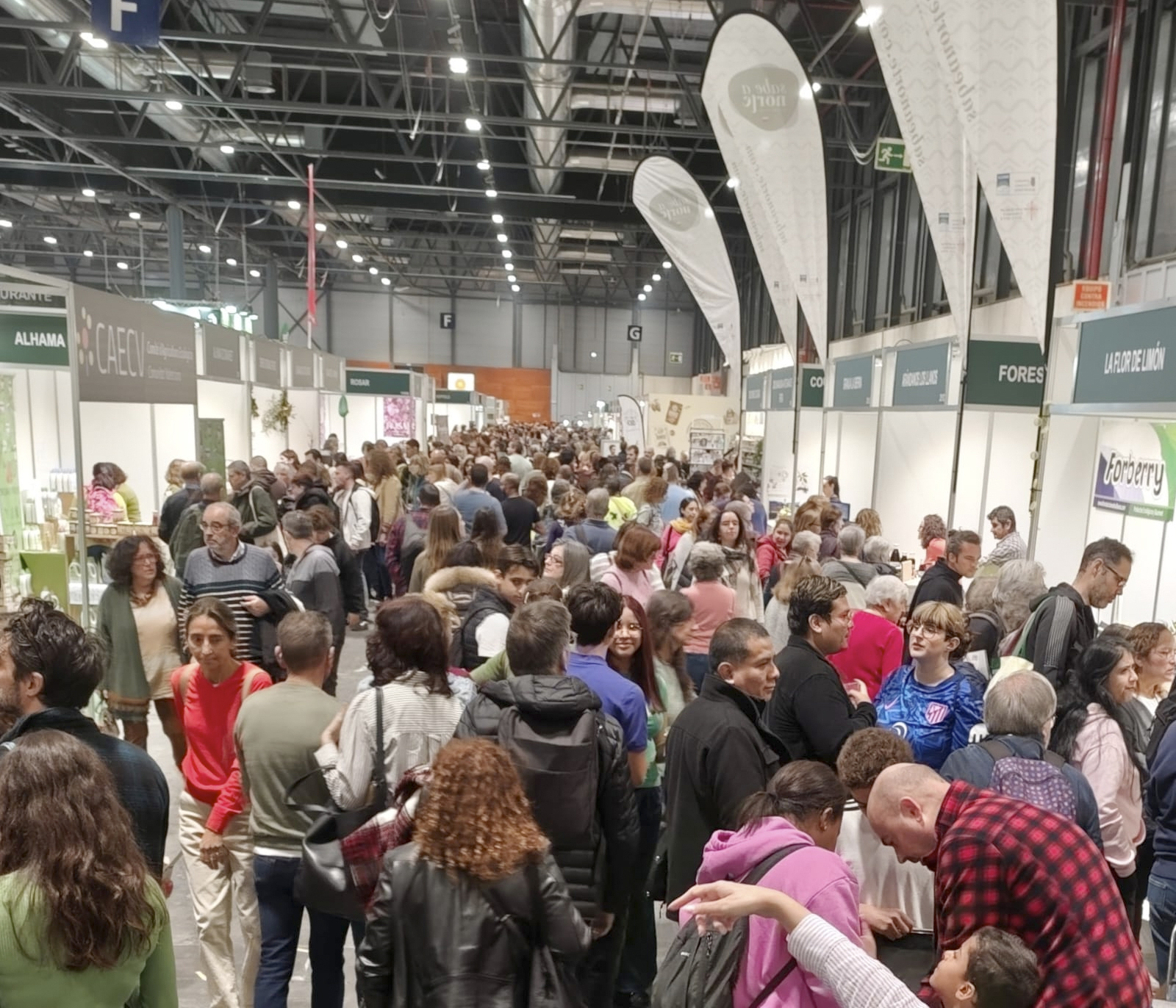 publico en pasillos